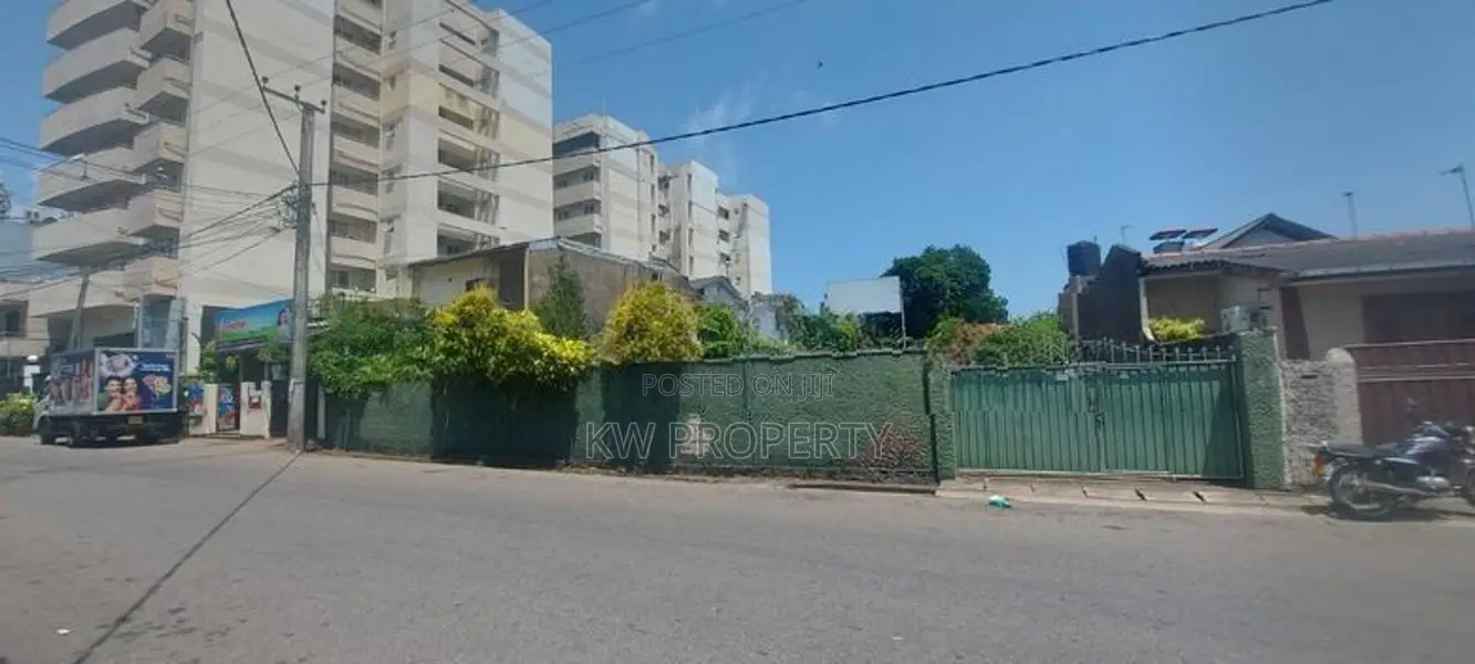 Land for sale in Mount Lavinia
