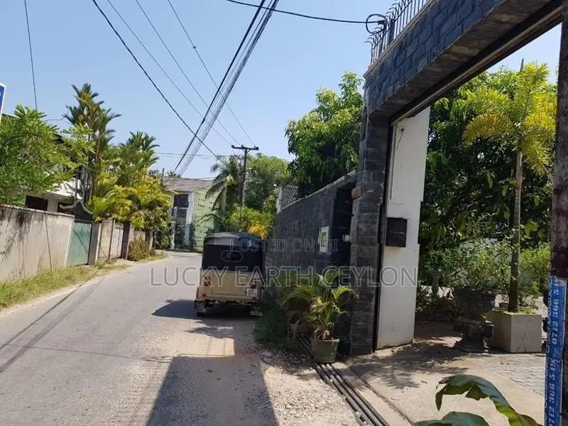 Boralesgamuwa, Semi Furnished, 2 Story Large House For Rent (NZM1122)