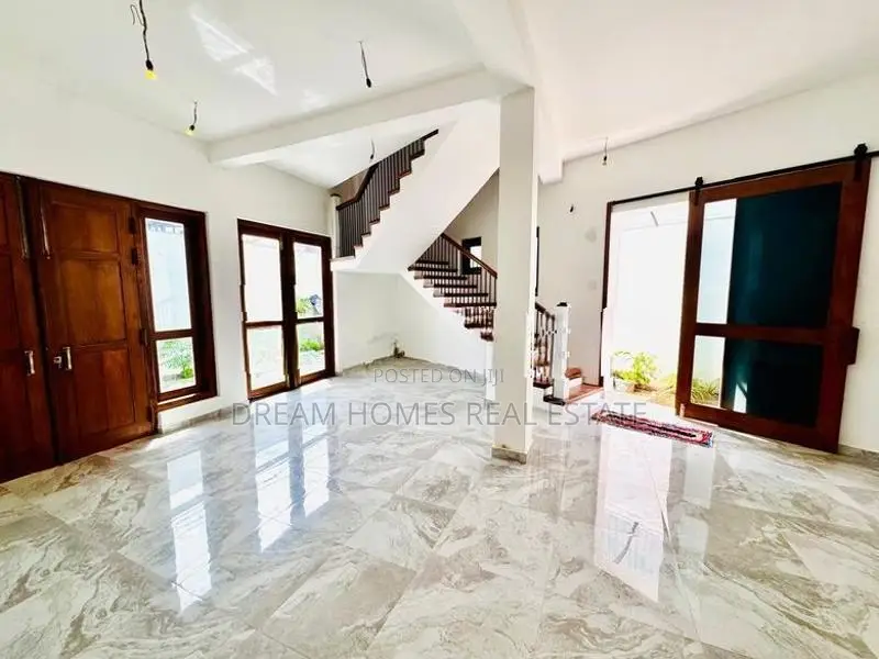 Brand New Luxury 3-Storey House for Sale Boralesgamuwa – Prime Locatio