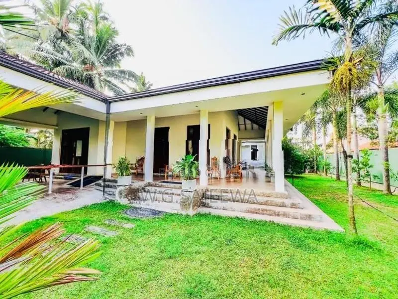 Luxury Villa House For Sale in Demanhandiya Negombo