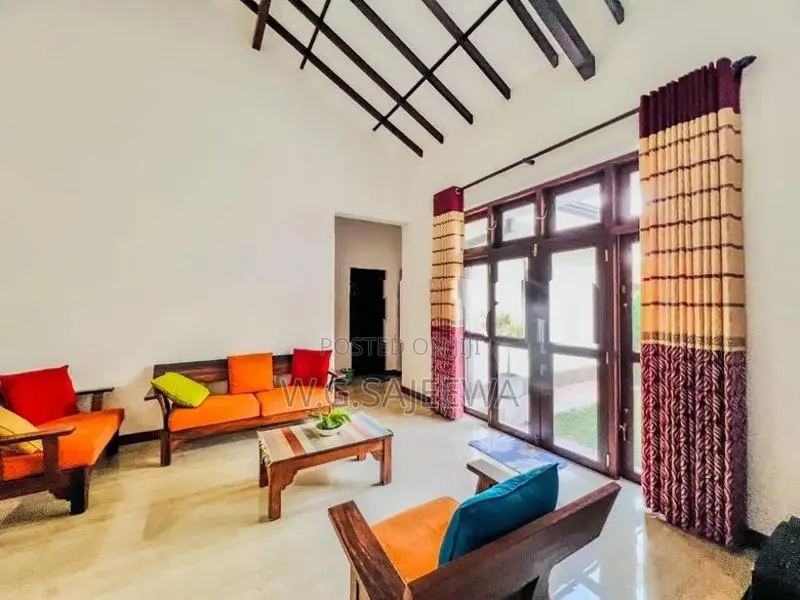 Luxury Villa House For Sale in Demanhandiya Negombo