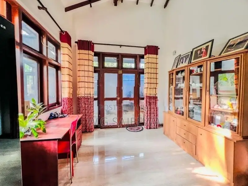 Luxury Villa House For Sale in Demanhandiya Negombo