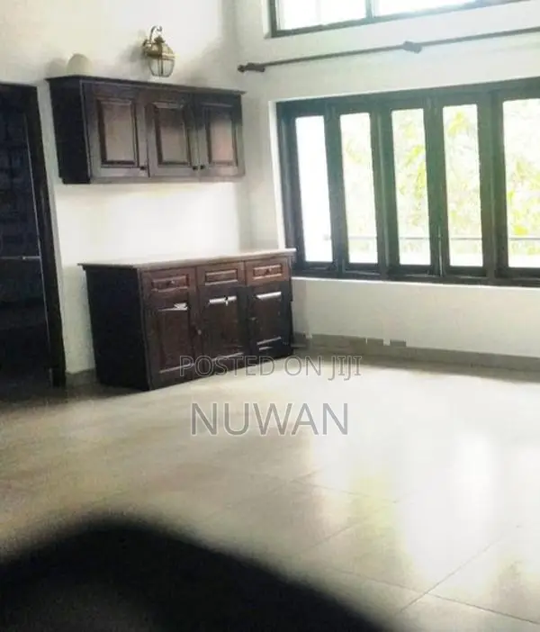 ( NAR2197) Upper Floor House in Nawala