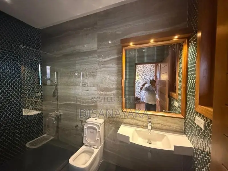Super Luxury House for Sale in Jayanthipura, Battaramulla Ds48193