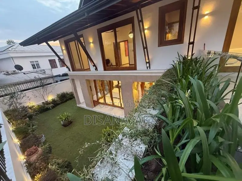 Super Luxury House for Sale in Jayanthipura, Battaramulla Ds48198