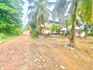 ගම්පහ, මල්වත්ත පාරෙන් වටිනා ඉඩමක්