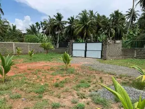 Valuable prime 50 perches land for sale in Bopitiya (C7-6518)