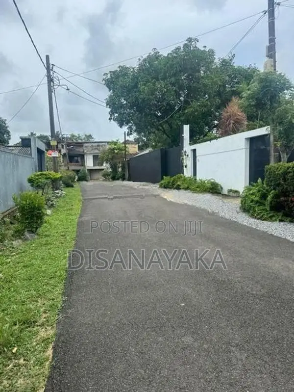 Super Land for Sale in Nugegoda Ds30370