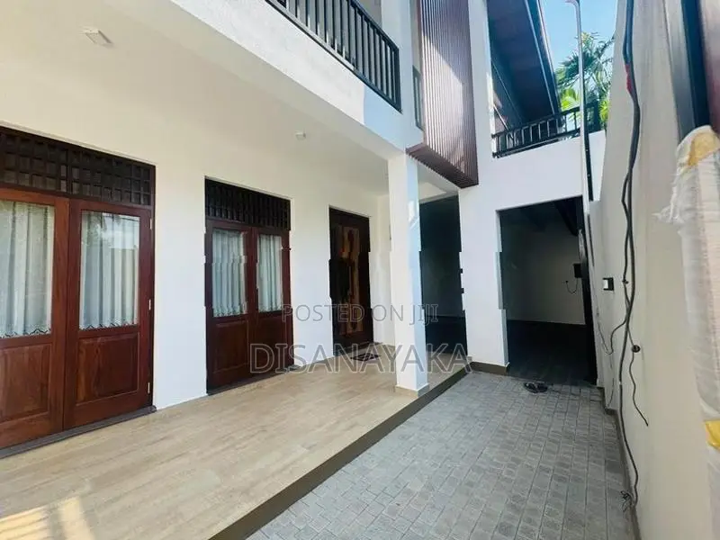 Super Luxury House for Sale in Battaramulla Ds5087