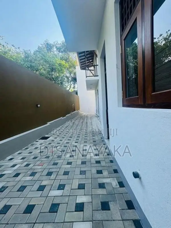 Super Luxury House for Sale in Battaramulla Ds5087