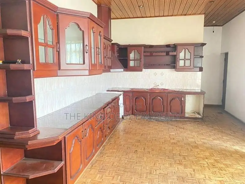 Villa for sale in Nuwara Eliya
