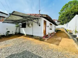 මාලඹේ නගර මධ්‍යයෙන් නේවාසික ඉඩම