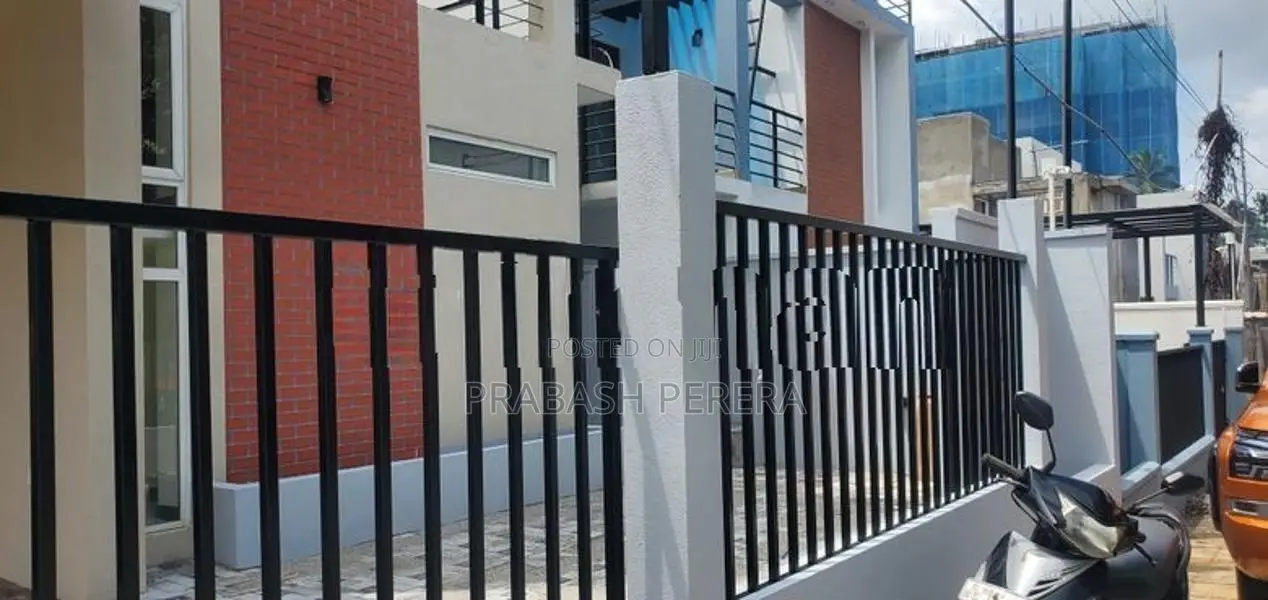 Unfurnished 2 Storeyed House for Rent in Kahathuduwa