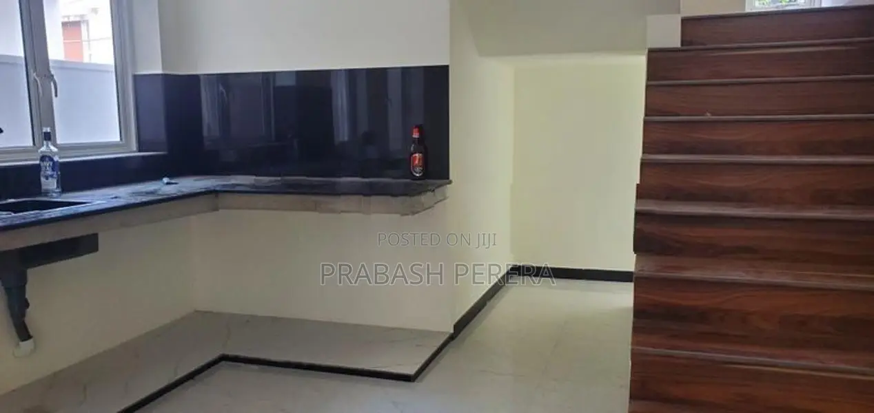 Unfurnished 2 Storeyed House for Rent in Kahathuduwa