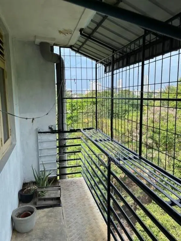 3 Bedroom apartment for sale in Colombo 5 (C7-9583)