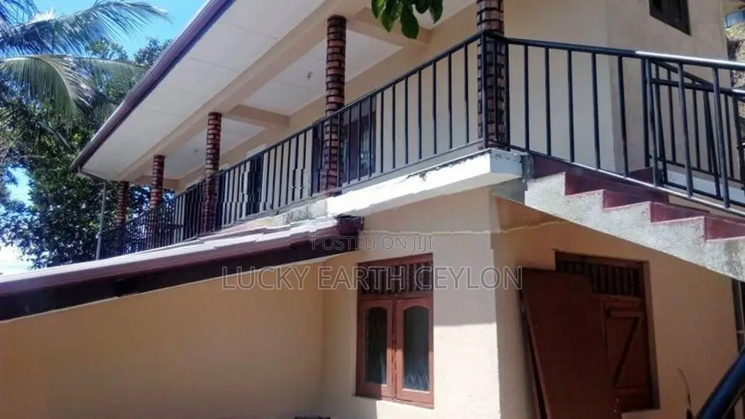 Sale, Kandy, Unfurnished 2 Story House For Sale (NZMS3064)