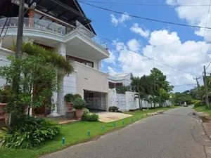 architecture desing super luxury house for sale in Battaramulla