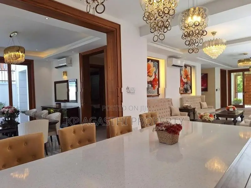 architecture desing super luxury house for sale in Battaramulla