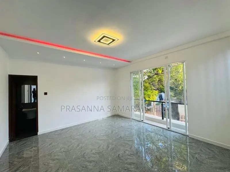 Spacious House Sale in piliyandalan near city
