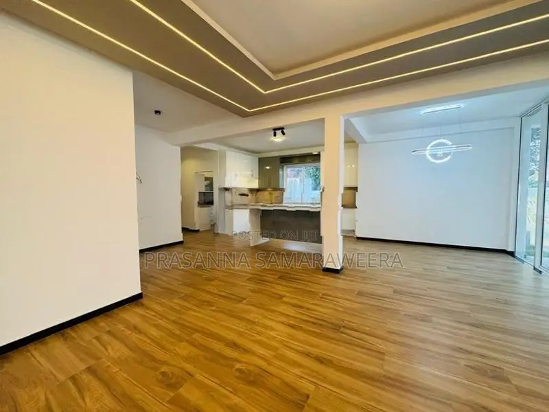 Spacious House Sale in piliyandalan near city