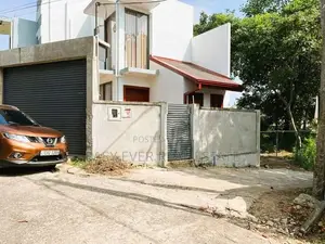 අතුරුගිරියේ අධිවේගී පිවිසුමට ඉතාමත් ලගින් ඉඩමක්