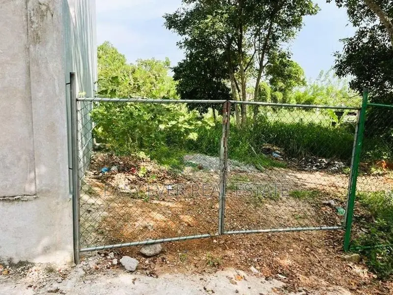 අතුරුගිරියේ අධිවේගී පිවිසුමට ඉතාමත් ලගින් ඉඩමක්