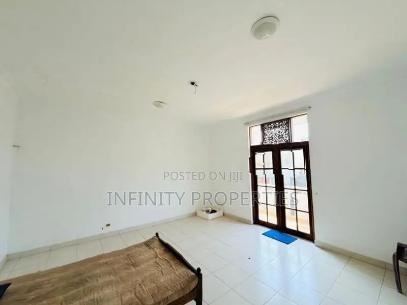 Luxury 2-Storey House for Sale – Develapitiya, Pepiliyana