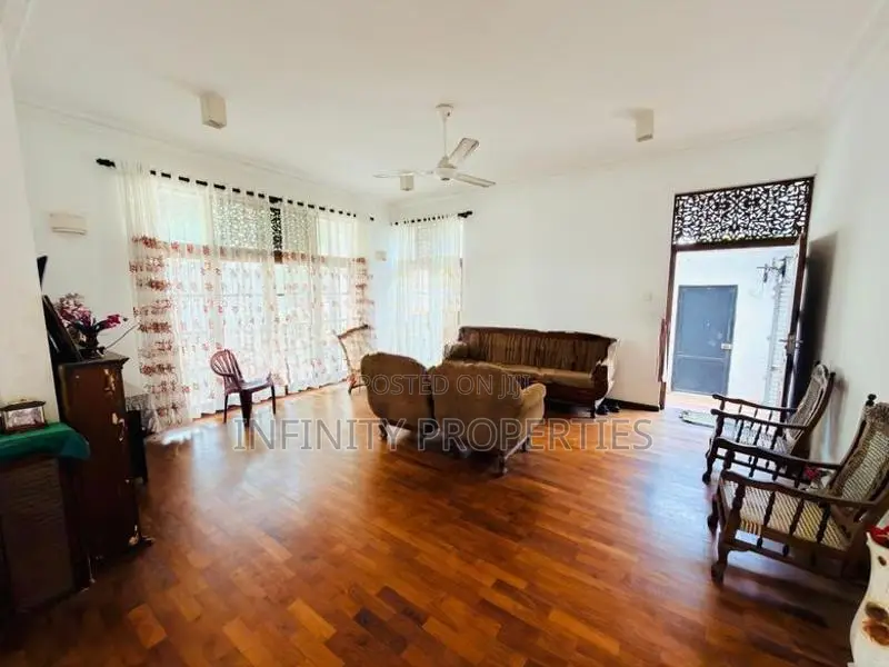 Luxury 2-Storey House for Sale – Develapitiya, Pepiliyana