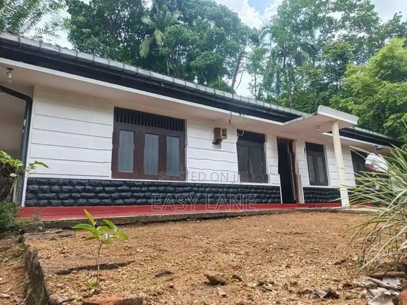 නුවර එලිය පාරට මුහුනලා වටිනා දේපලක්