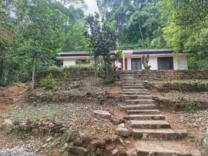 නුවර එලිය පාරට මුහුනලා වටිනා දේපලක්