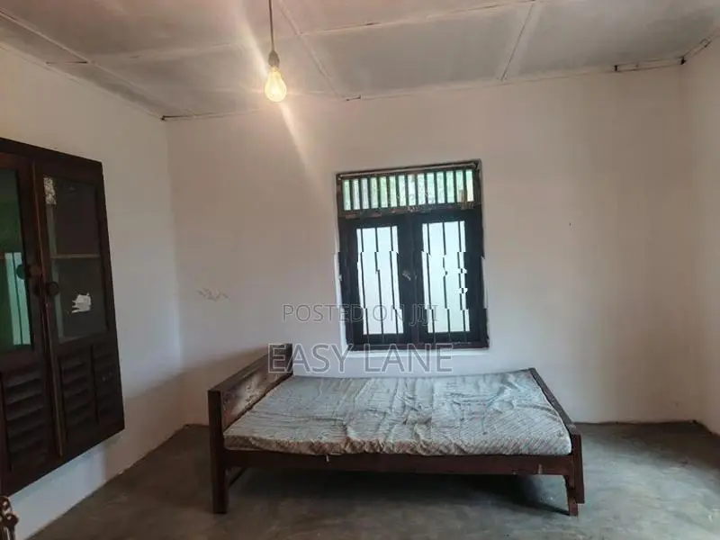 නුවර එලිය පාරට මුහුනලා වටිනා දේපලක්