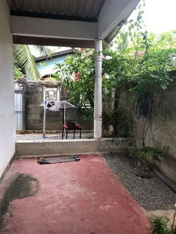 House for sale in Ja-ela