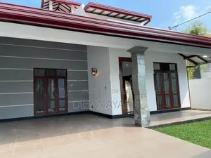 Super Luxury House for Sale in Malabe Ds67107