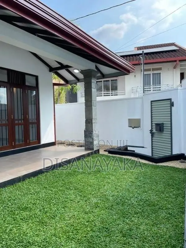 Super Luxury House for Sale in Malabe Ds67107