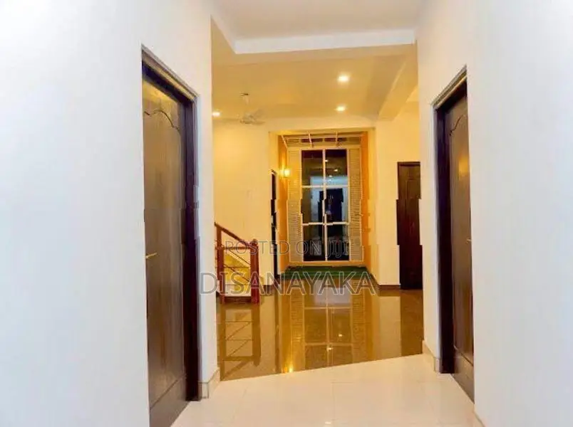 Luxury 3-Story House for Sale Ds8282