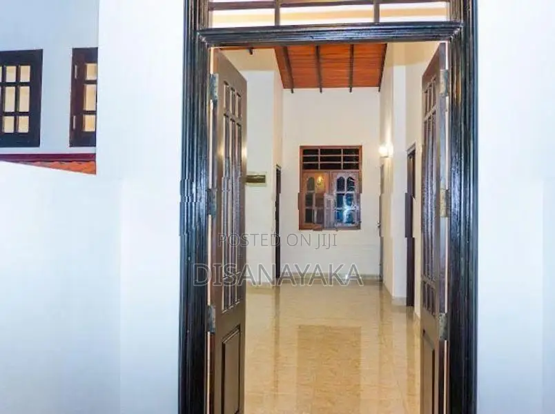 Luxury 3-Story House for Sale Ds8282