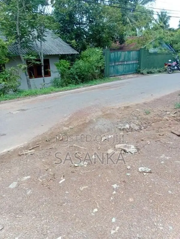 Kesbewa Halpita 30 Perches Land For Sale