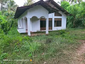 නිවසක් සහිත ඉඩමක් විකිණීමට