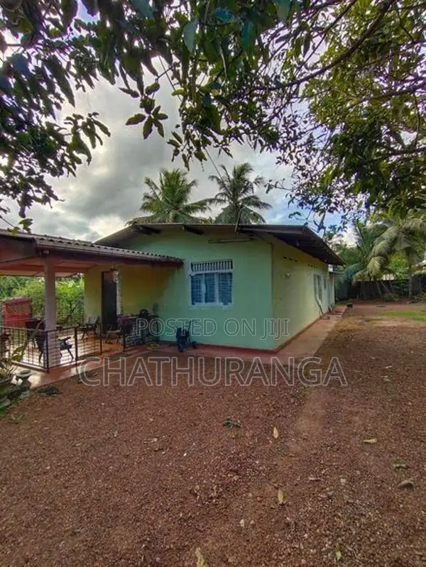 HOUSE WITH 30 PERCH LAND SALE කඩවත කාපට් පාරට මුහුණලා