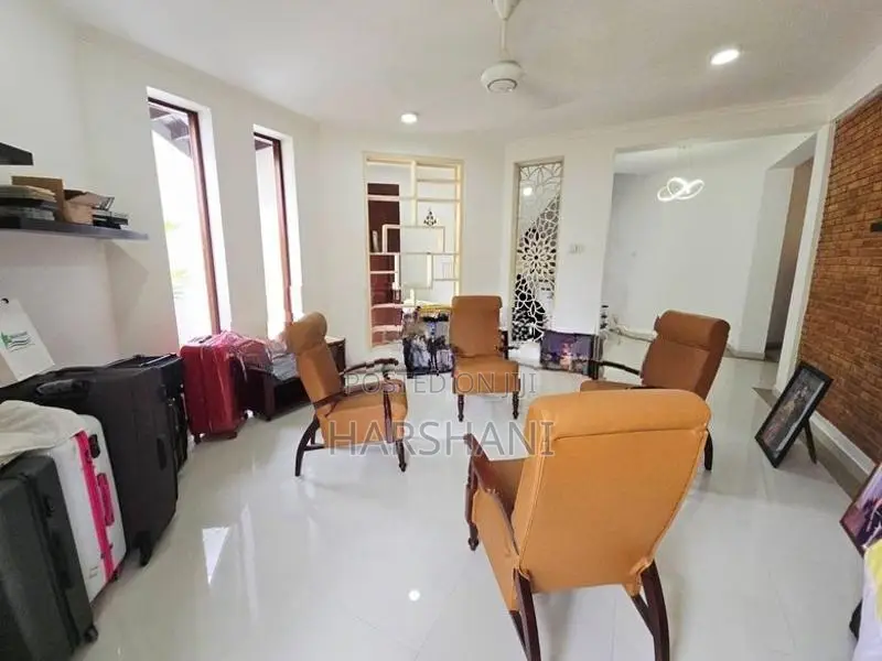 Almost Brand New 3 Storied House for Sale at Pannipitiya