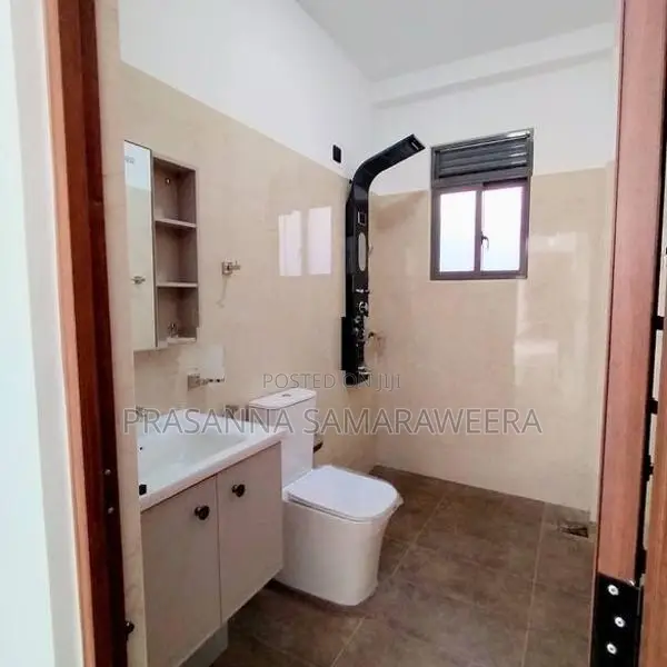 Brand New solid super luxury House-piliyandala
