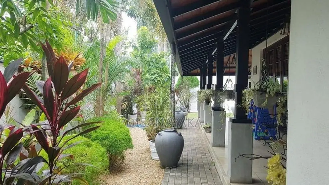 Luxury 3 Storey House for Sale in Ethul Kotte Ds66
