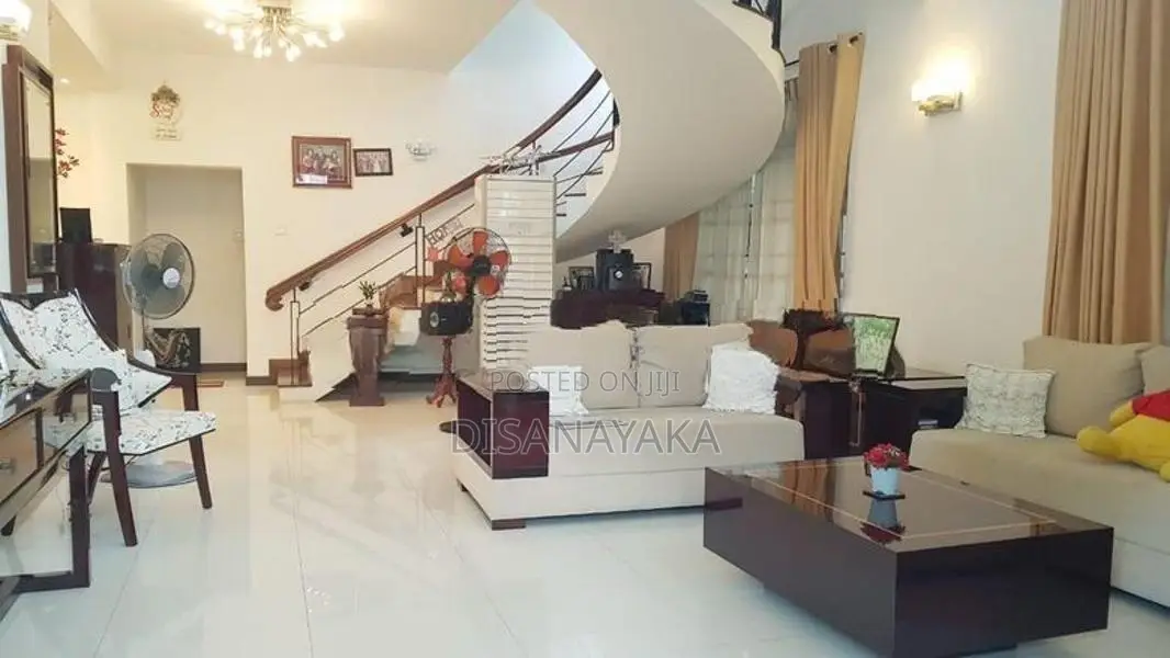 Luxury 3 Storey House for Sale in Ethul Kotte Ds66