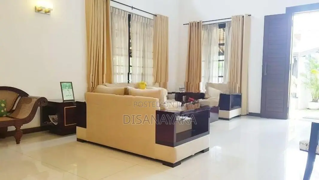 Luxury 3 Storey House for Sale in Ethul Kotte Ds66