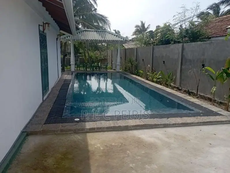 Villa type two bedroom, Restaurant for sale in Dungalpitiya, Negombo.G