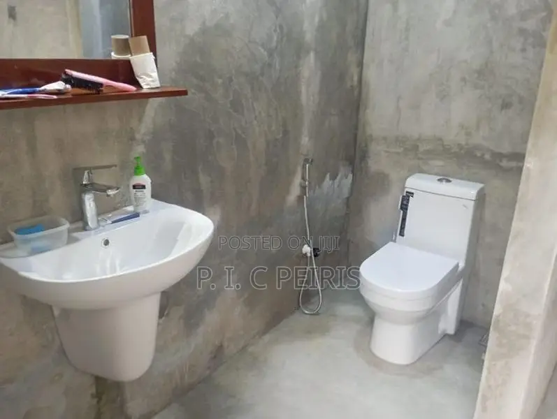 Villa type two bedroom, Restaurant for sale in Dungalpitiya, Negombo.G