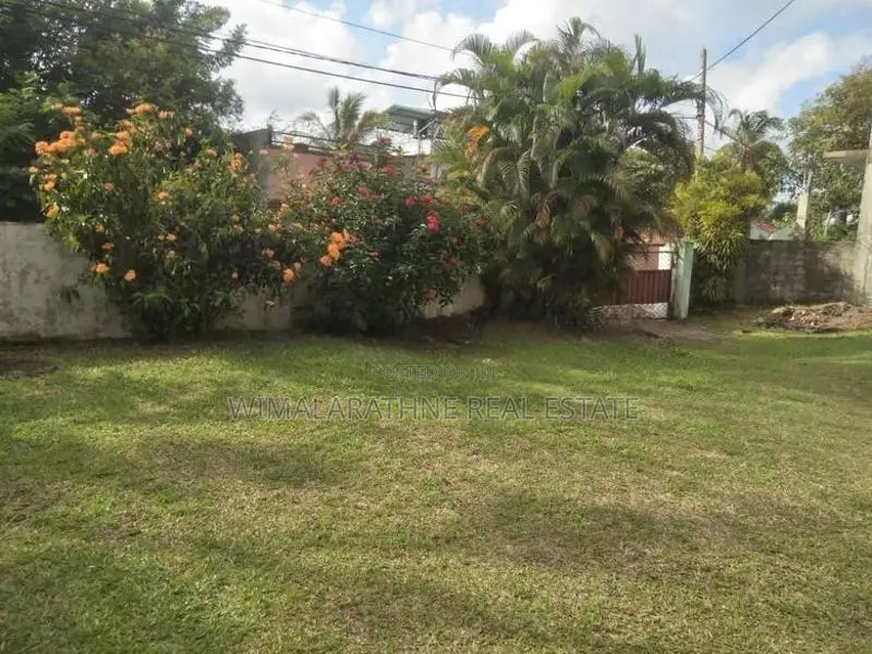 Land with Old House for Sale in Mavittara Piliyandala