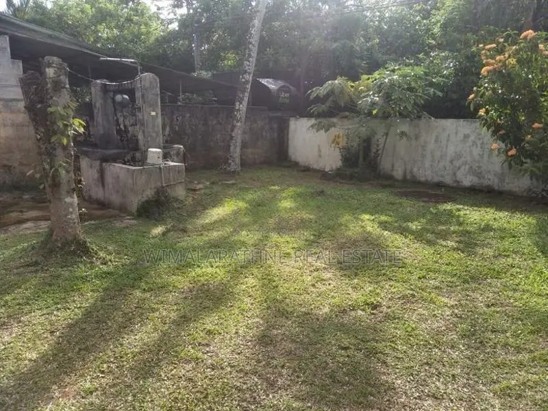 Land with Old House for Sale in Mavittara Piliyandala