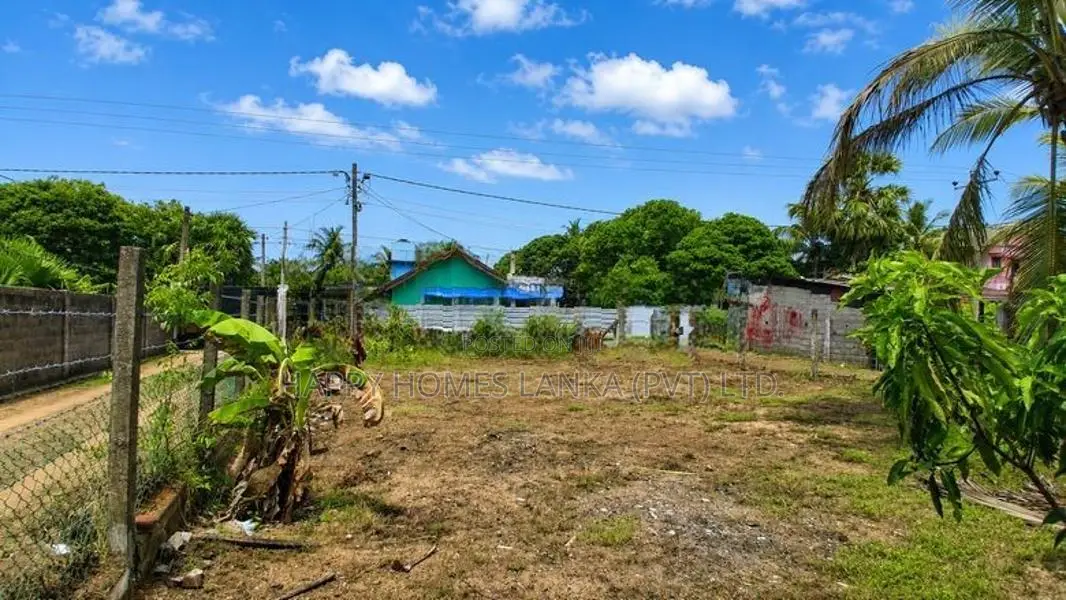 HHL1145 - Land for Sale in Mamangam