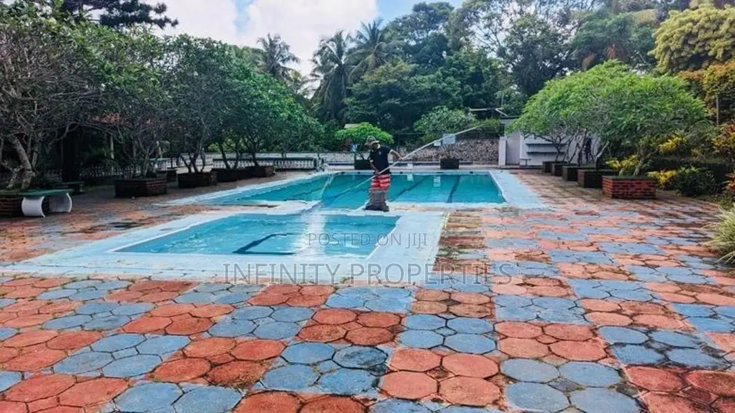 (AF890) Water Facing Hotel for Sale at Moratuwa
